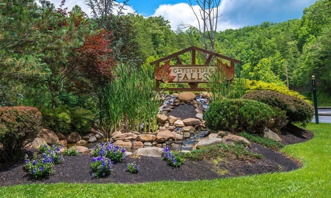 Spacious Resort Log Cabin, Easy Drive, Hot Tub, Arcade Gameroom, Mountain Vibe Gatlinburg Eksteriør bilde