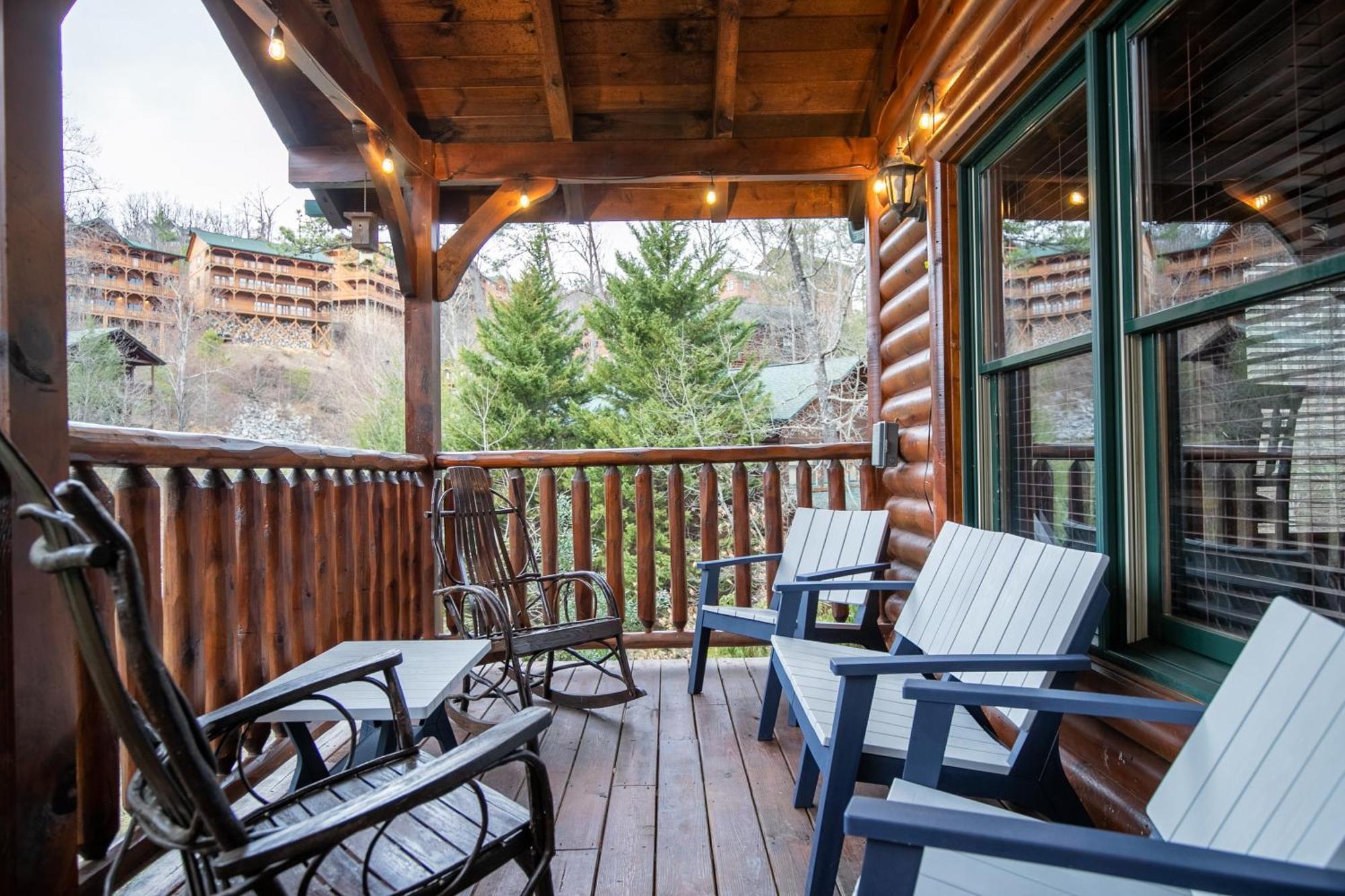 Spacious Resort Log Cabin, Easy Drive, Hot Tub, Arcade Gameroom, Mountain Vibe Gatlinburg Eksteriør bilde