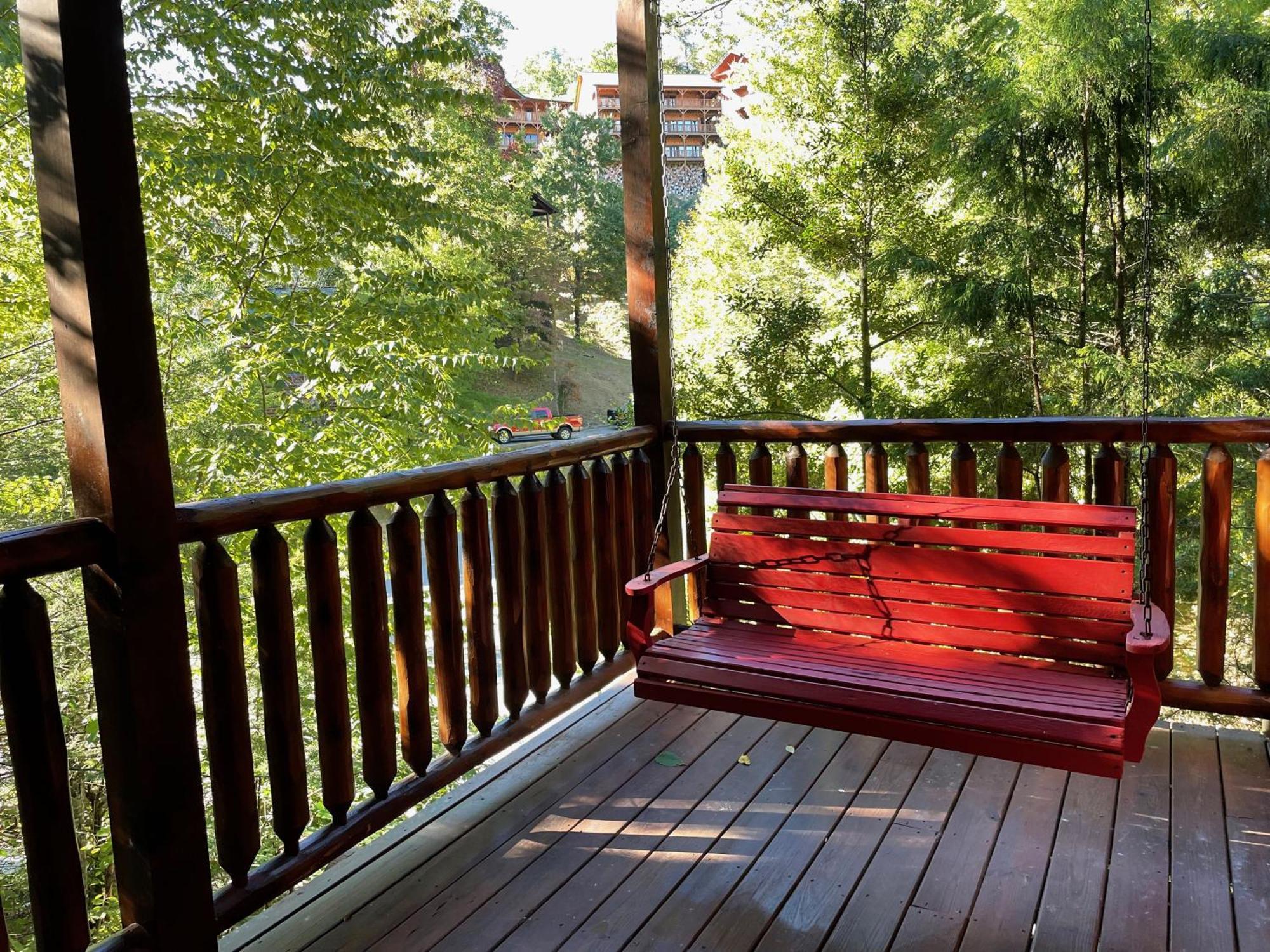 Spacious Resort Log Cabin, Easy Drive, Hot Tub, Arcade Gameroom, Mountain Vibe Gatlinburg Eksteriør bilde