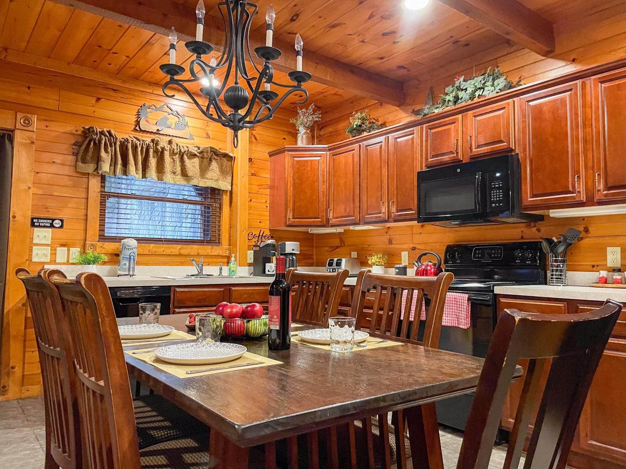 Spacious Resort Log Cabin, Easy Drive, Hot Tub, Arcade Gameroom, Mountain Vibe Gatlinburg Eksteriør bilde