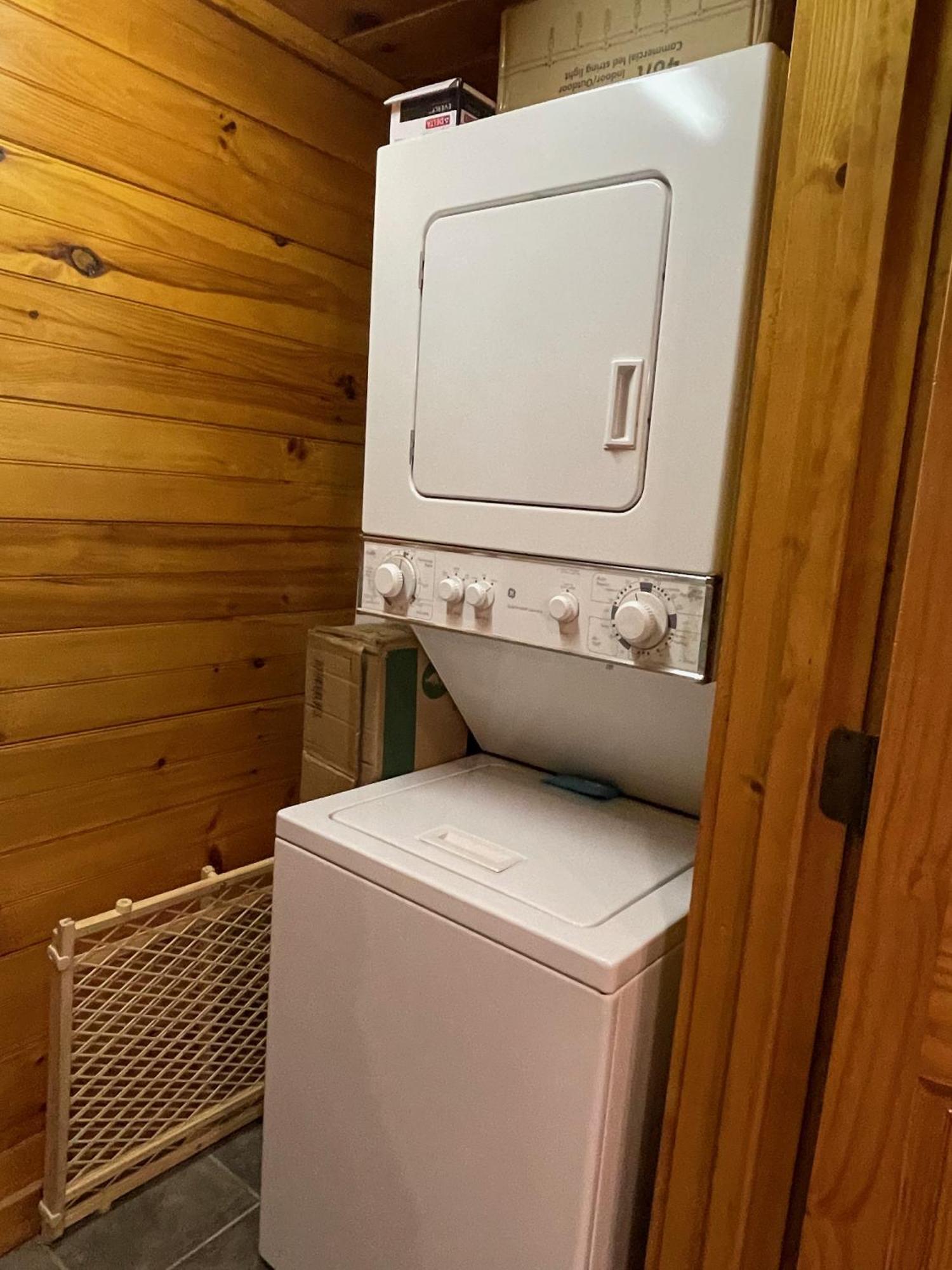 Spacious Resort Log Cabin, Easy Drive, Hot Tub, Arcade Gameroom, Mountain Vibe Gatlinburg Eksteriør bilde