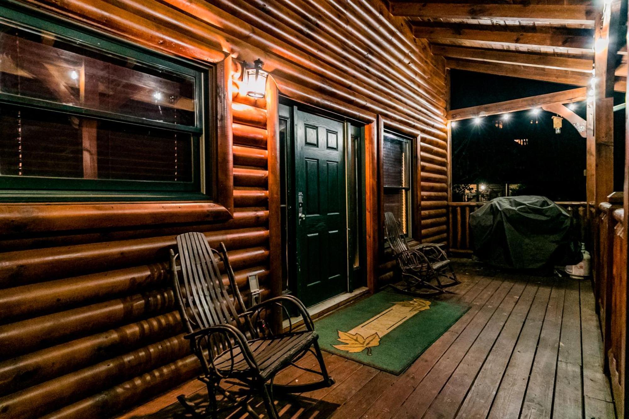 Spacious Resort Log Cabin, Easy Drive, Hot Tub, Arcade Gameroom, Mountain Vibe Gatlinburg Eksteriør bilde